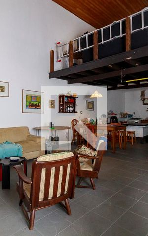 Casa à venda com 265m², 3 quartos e 4 vagas Casa à venda com 265m², 3 quartos e 4 vagasSala
