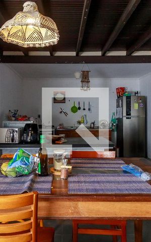 Casa à venda com 265m², 3 quartos e 4 vagas Casa à venda com 265m², 3 quartos e 4 vagasCozinha