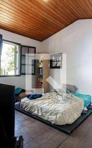 Casa à venda com 265m², 3 quartos e 4 vagas Casa à venda com 265m², 3 quartos e 4 vagasQuarto 1