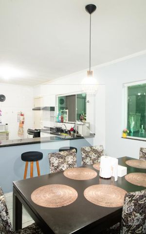 Casa à venda com 124m², 3 quartos e 2 vagas Casa à venda com 124m², 3 quartos e 2 vagasCopa