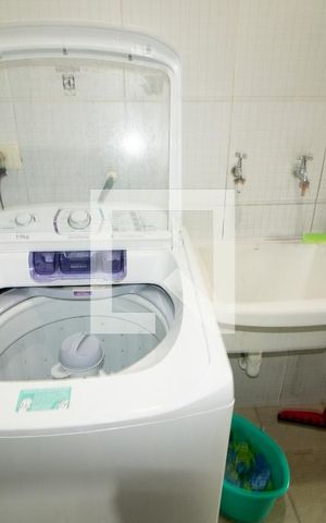 Casa à venda com 124m², 3 quartos e 2 vagas Casa à venda com 124m², 3 quartos e 2 vagasÁrea de Serviço