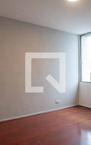 Apartamento à venda com 128m², 4 quartos e 1 vaga Apartamento à venda com 128m², 4 quartos e 1 vagaSuíte