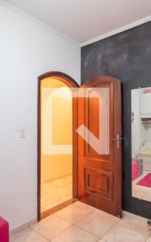 Casa à venda com 350m², 7 quartos e 4 vagas Casa à venda com 350m², 7 quartos e 4 vagasQuarto 2 (Casa 1)
