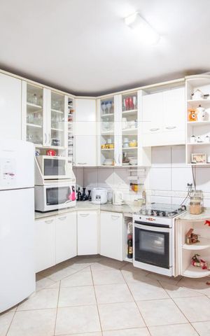 Casa à venda com 350m², 7 quartos e 4 vagas Casa à venda com 350m², 7 quartos e 4 vagasCozinha (Casa 1)