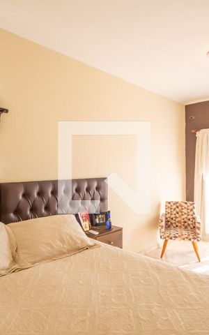 Casa à venda com 350m², 7 quartos e 4 vagas Casa à venda com 350m², 7 quartos e 4 vagasSuíte (Casa 1)