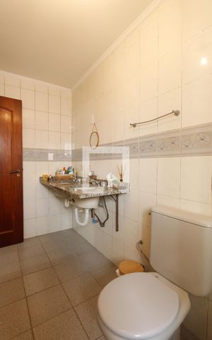Casa à venda com 388m², 4 quartos e 3 vagasBanheiro Quarto