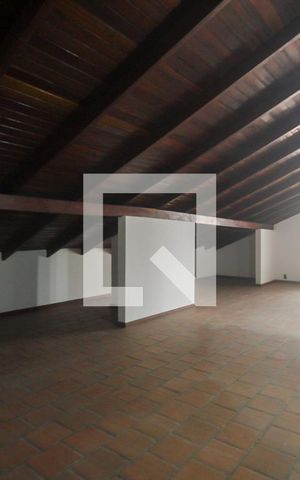 Casa à venda com 388m², 4 quartos e 3 vagasSótão