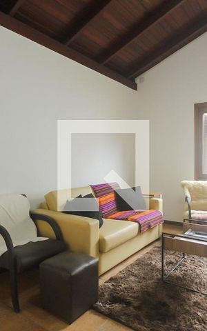 Casa à venda com 388m², 4 quartos e 3 vagasSala