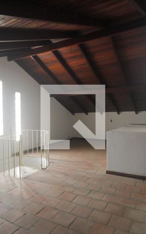 Casa à venda com 388m², 4 quartos e 3 vagasSótão