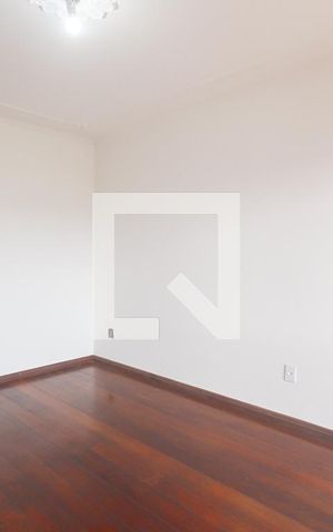 Casa à venda com 388m², 4 quartos e 3 vagasQuarto