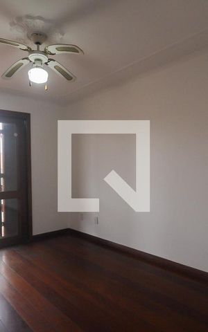 Casa à venda com 388m², 4 quartos e 3 vagasQuarto