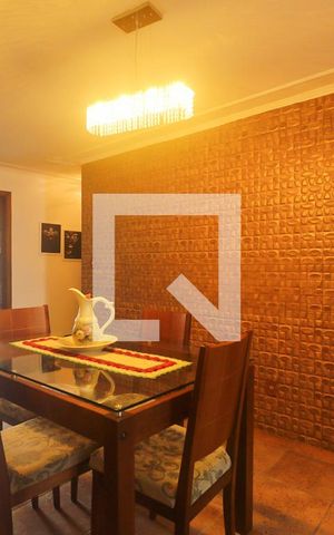 Casa à venda com 388m², 4 quartos e 3 vagasSala