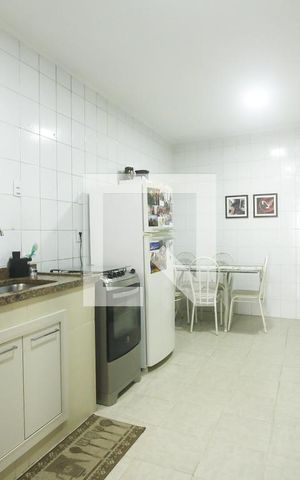 Casa à venda com 388m², 4 quartos e 3 vagasCozinha