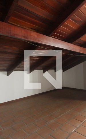 Casa à venda com 388m², 4 quartos e 3 vagasSótão
