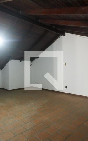 Casa à venda com 388m², 4 quartos e 3 vagasSótão