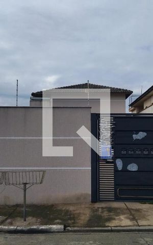 Casa de condomínio para alugar com 60m², 2 quartos e 1 vaga Casa de condomínio para alugar com 60m², 2 quartos e 1 vagaFachada