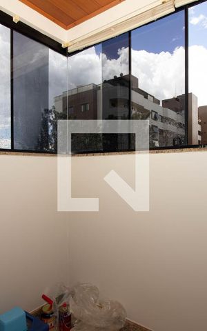 Apartamento para alugar com 75m², 2 quartos e 1 vagaSacada