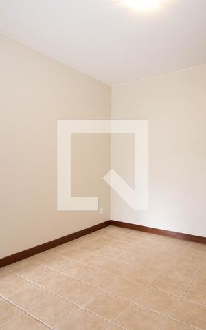 Apartamento para alugar com 75m², 2 quartos e 1 vagaSala