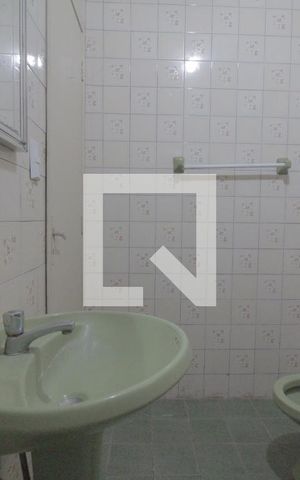 Casa para alugar com 60m², 2 quartos e sem vagaBanheiro