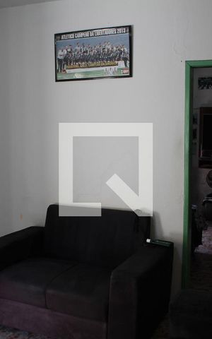 Casa à venda com 170m², 2 quartos e 4 vagasSala