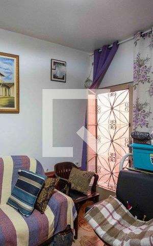 Casa à venda com 193m², 2 quartos e 2 vagasSala