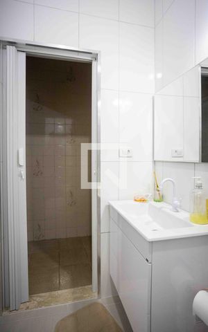Casa à venda com 193m², 2 quartos e 2 vagasBanheiro