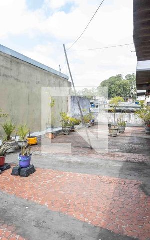 Casa à venda com 193m², 2 quartos e 2 vagasQuintal