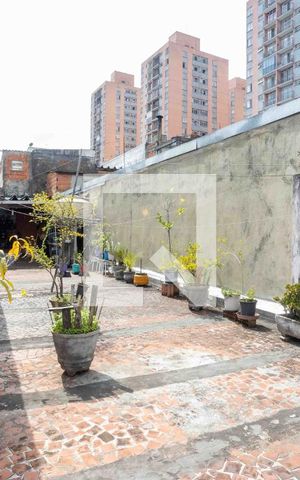 Casa à venda com 193m², 2 quartos e 2 vagasQuintal