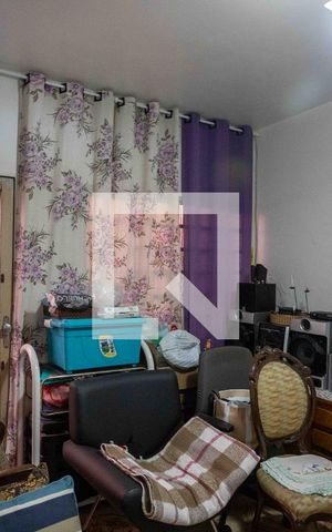 Casa à venda com 193m², 2 quartos e 2 vagasSala