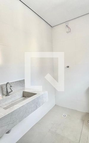 Apartamento à venda com 67m², 2 quartos e 1 vaga Apartamento à venda com 67m², 2 quartos e 1 vagaBanheiro Social