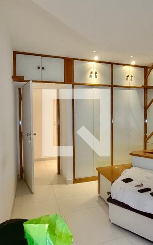 Apartamento à venda com 300m², 4 quartos e 4 vagas Apartamento à venda com 300m², 4 quartos e 4 vagasQuarto