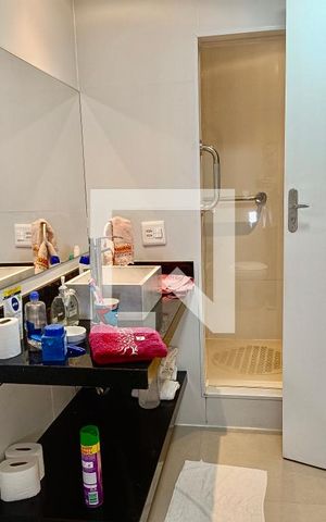 Apartamento à venda com 300m², 4 quartos e 4 vagas Apartamento à venda com 300m², 4 quartos e 4 vagasBanheiro social