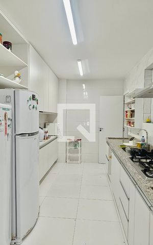 Apartamento à venda com 300m², 4 quartos e 4 vagas Apartamento à venda com 300m², 4 quartos e 4 vagasCopa / Cozinha