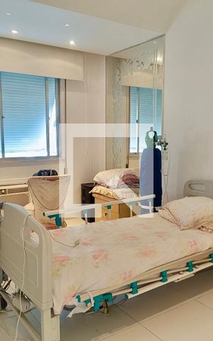 Apartamento à venda com 300m², 4 quartos e 4 vagas Apartamento à venda com 300m², 4 quartos e 4 vagasSuíte