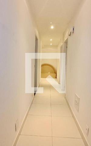 Apartamento à venda com 300m², 4 quartos e 4 vagas Apartamento à venda com 300m², 4 quartos e 4 vagasCorredor