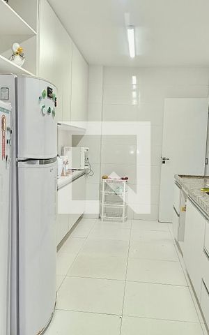 Apartamento à venda com 300m², 4 quartos e 4 vagas Apartamento à venda com 300m², 4 quartos e 4 vagasCopa / Cozinha