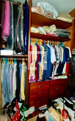 Apartamento à venda com 300m², 4 quartos e 4 vagas Apartamento à venda com 300m², 4 quartos e 4 vagasSuíte banheiro closet