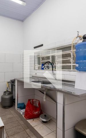 Casa para alugar com 153m², 3 quartos e 1 vagaEdícula - Cozinha
