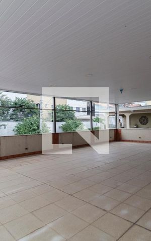 Casa à venda com 350m², 3 quartos e 8 vagas Casa à venda com 350m², 3 quartos e 8 vagasTerraço