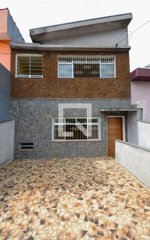 Casa à venda com 183m², 3 quartos e 2 vagasquintal - frente da casa