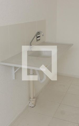 Apartamento para alugar com 50m², 2 quartos e sem vaga Apartamento para alugar com 50m², 2 quartos e sem vagaCozinha e Área de Serviço