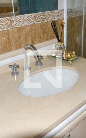Apartamento à venda com 187m², 3 quartos e 3 vagas Apartamento à venda com 187m², 3 quartos e 3 vagasBanheiro Suíte 1