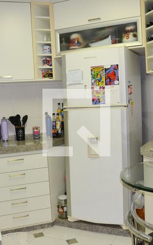 Apartamento à venda com 187m², 3 quartos e 3 vagas Apartamento à venda com 187m², 3 quartos e 3 vagasCozinha