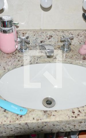 Apartamento à venda com 187m², 3 quartos e 3 vagas Apartamento à venda com 187m², 3 quartos e 3 vagasBanheiro Suíte 3