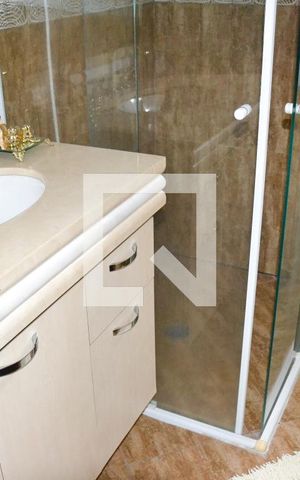 Apartamento à venda com 187m², 3 quartos e 3 vagas Apartamento à venda com 187m², 3 quartos e 3 vagasBanheiro Suíte 1