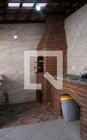 Casa à venda com 320m², 4 quartos e 4 vagas Casa à venda com 320m², 4 quartos e 4 vagasÁrea de serviço