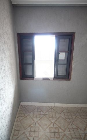 Casa à venda com 300m², 5 quartos e 3 vagas Casa à venda com 300m², 5 quartos e 3 vagasQuarto 2
