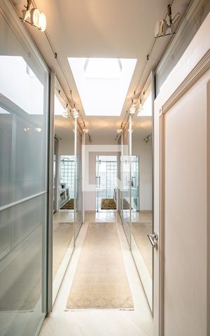 Casa à venda com 600m², 4 quartos e 6 vagas Casa à venda com 600m², 4 quartos e 6 vagasSuíte 1