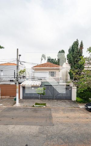 Casa à venda com 600m², 4 quartos e 6 vagas Casa à venda com 600m², 4 quartos e 6 vagasVista da Varanda