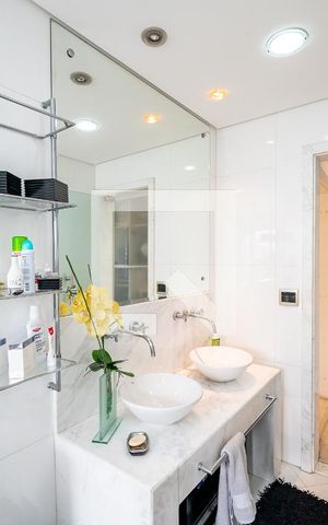 Casa à venda com 600m², 4 quartos e 6 vagas Casa à venda com 600m², 4 quartos e 6 vagasBanheiro da Suíte 2